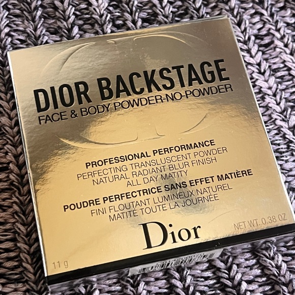 Dior DIOR BACKSTAGE
FACE & BODY POWDER-NO-POWDER - Picture 3 of 3